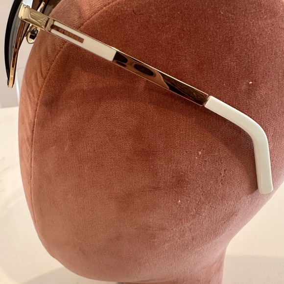 GUCCI Aviator White and Gold Sunglasses - Picture 3 of 9